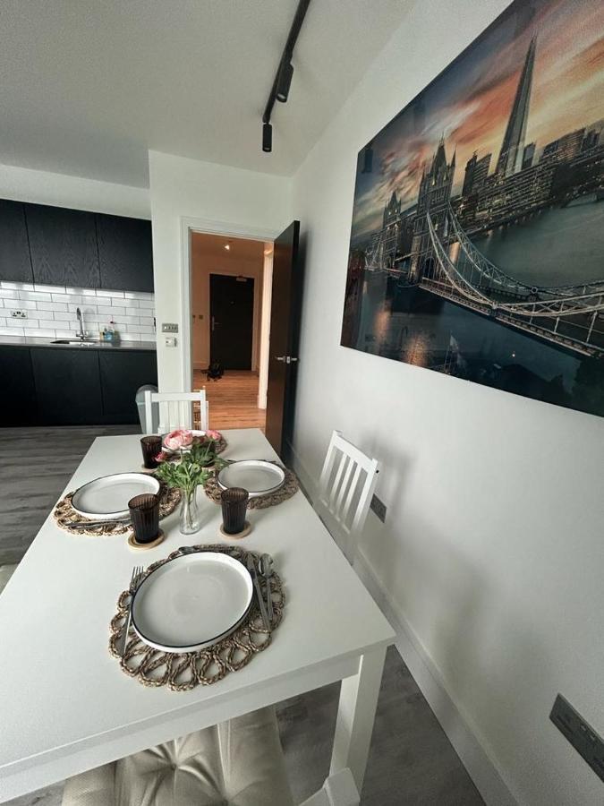 런던 One West Point , Icon Tower 아파트 외부 사진